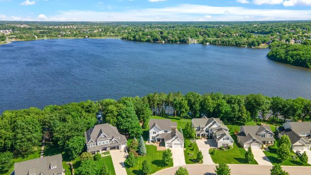 2522 Woods Drive, Victoria, MN 55386