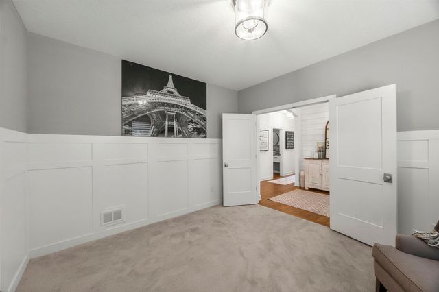 2522 Woods Drive, Victoria, MN 55386