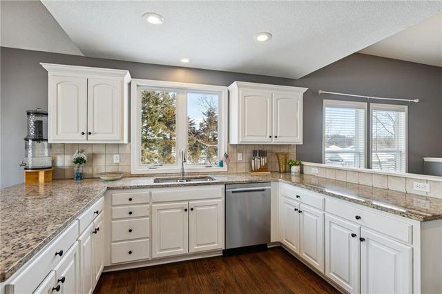 8544 Primrose Street, De Soto, KS 66018