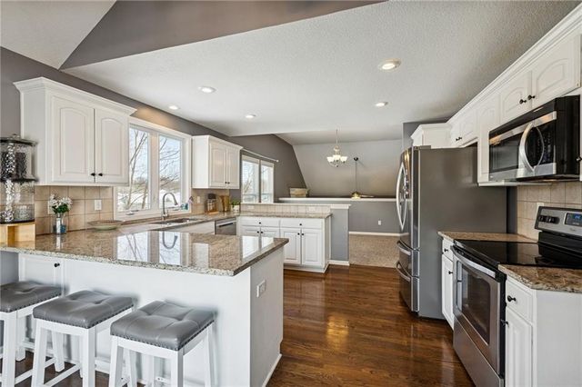 8544 Primrose Street, De Soto, KS 66018