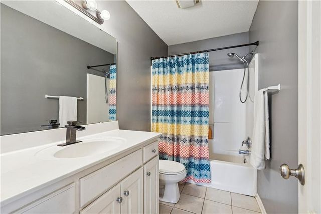 8544 Primrose Street, De Soto, KS 66018