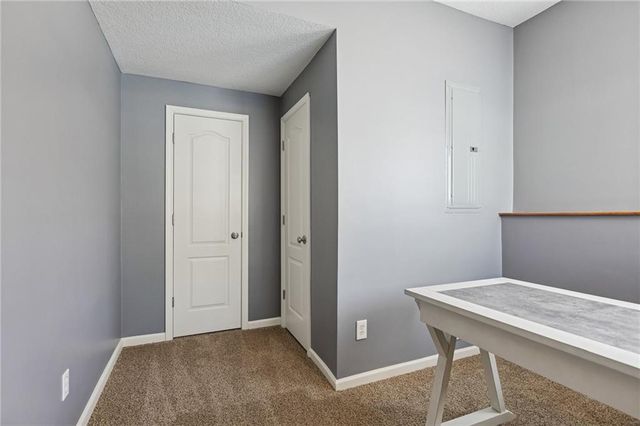 8544 Primrose Street, De Soto, KS 66018