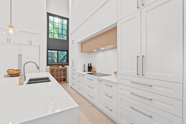 2514 Windsor Way Court, Wellington, FL 33414