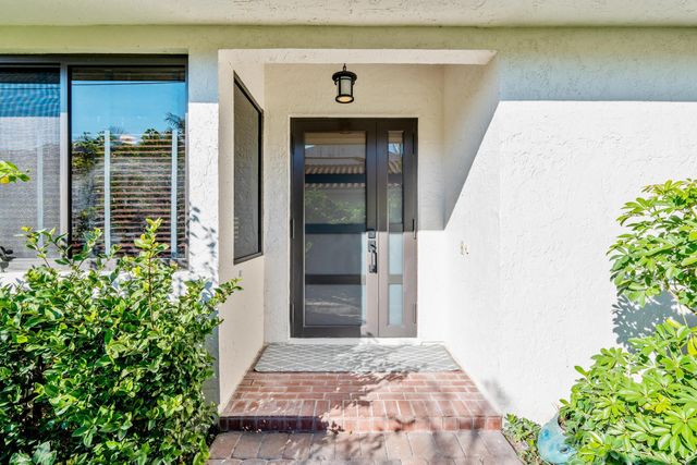 2514 Windsor Way Court, Wellington, FL 33414
