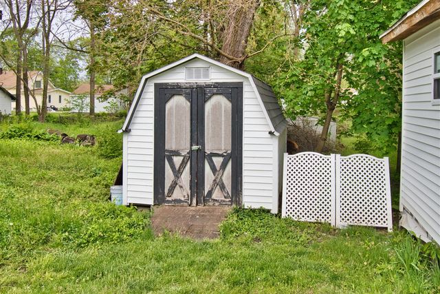 1020 N 8th Street, Niles, MI 49120