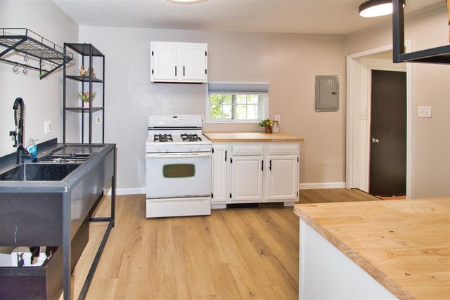 1020 N 8th Street, Niles, MI 49120