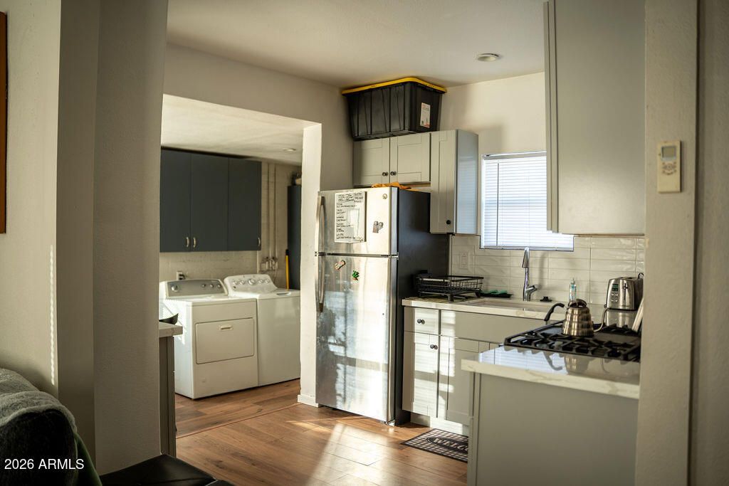 Image 7 of property listing at 1022 S MONTEZUMA Avenue, Phoenix, AZ 85003