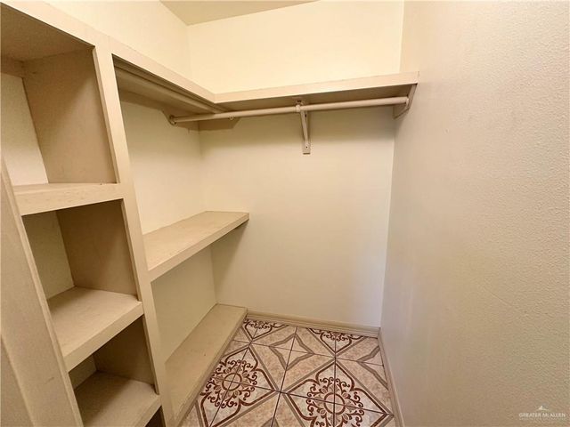 2011 E Bogey Drive, Mission, TX 78572