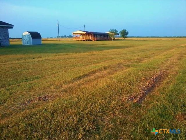 842 Burkhart Road, Victoria, TX 77905