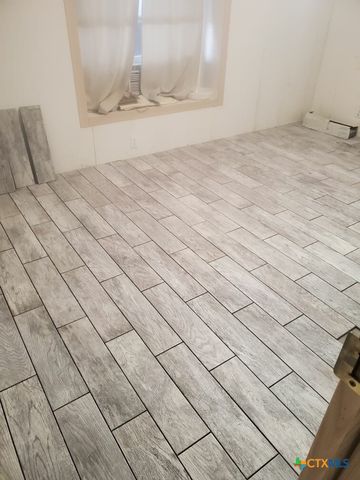 842 Burkhart Road, Victoria, TX 77905