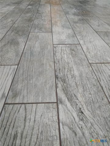 842 Burkhart Road, Victoria, TX 77905