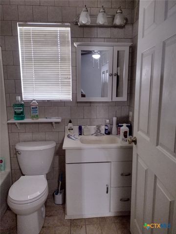 842 Burkhart Road, Victoria, TX 77905