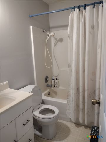 842 Burkhart Road, Victoria, TX 77905