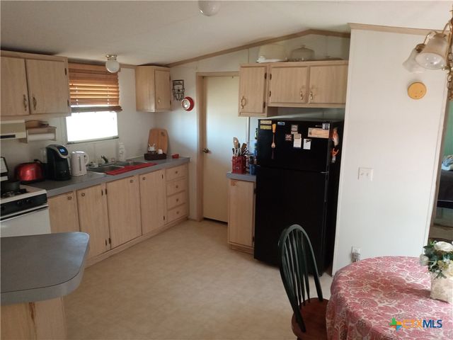 842 Burkhart Road, Victoria, TX 77905