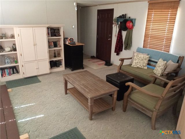 842 Burkhart Road, Victoria, TX 77905