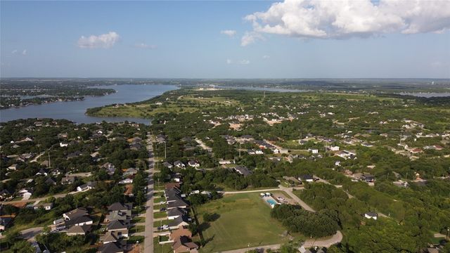 5821 Belaire Circle, Granbury, TX 76048