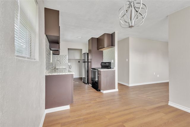 5821 Belaire Circle, Granbury, TX 76048