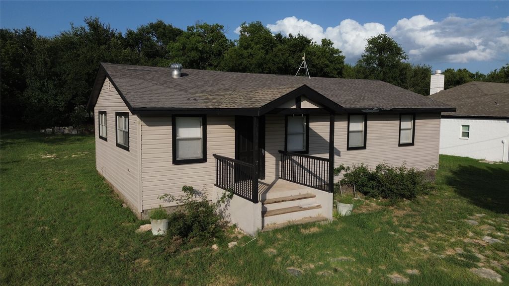 5821 Belaire Circle, Granbury, TX 76048