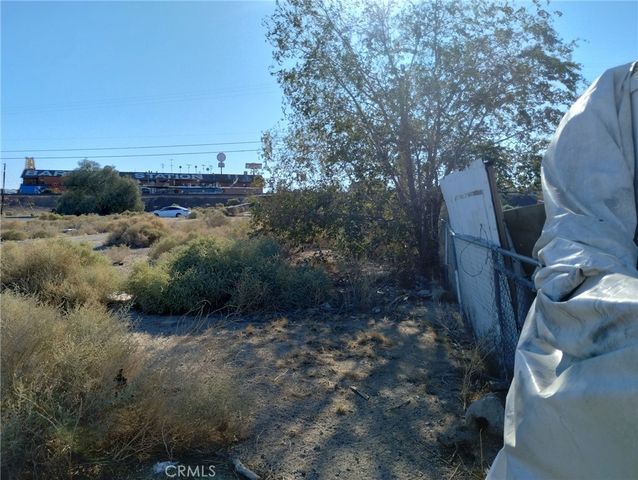 1613 Riverside Drive, Barstow, CA 92311