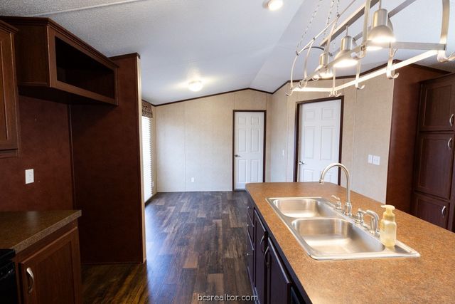 190 Cherry Circle Circle, Somerville, TX 77879
