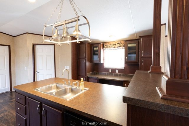 190 Cherry Circle Circle, Somerville, TX 77879