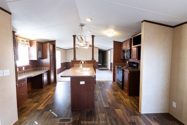 190 Cherry Circle Circle, Somerville, TX 77879