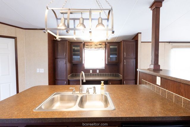 190 Cherry Circle Circle, Somerville, TX 77879