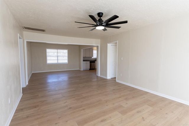 127 W Huron Street, Purcell, OK 73080