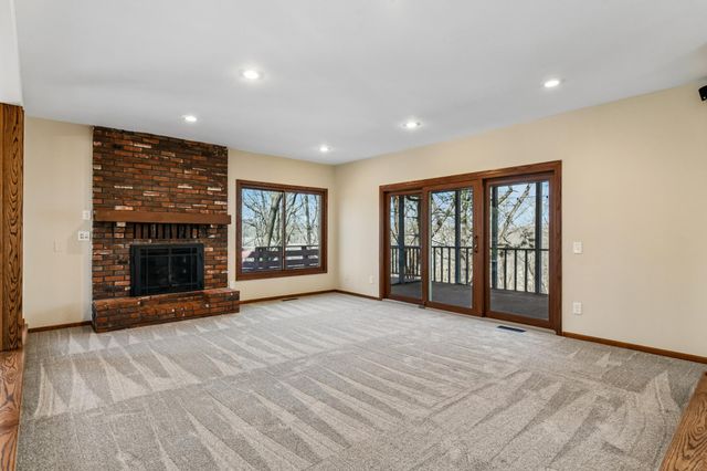 151 Choctaw Circle, Chanhassen, MN 55317