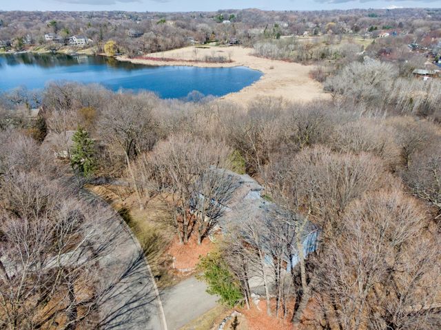 151 Choctaw Circle, Chanhassen, MN 55317