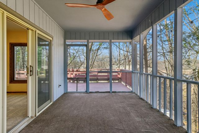 151 Choctaw Circle, Chanhassen, MN 55317