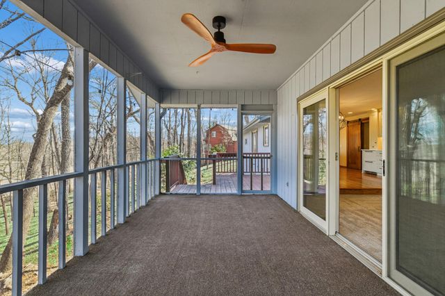 151 Choctaw Circle, Chanhassen, MN 55317