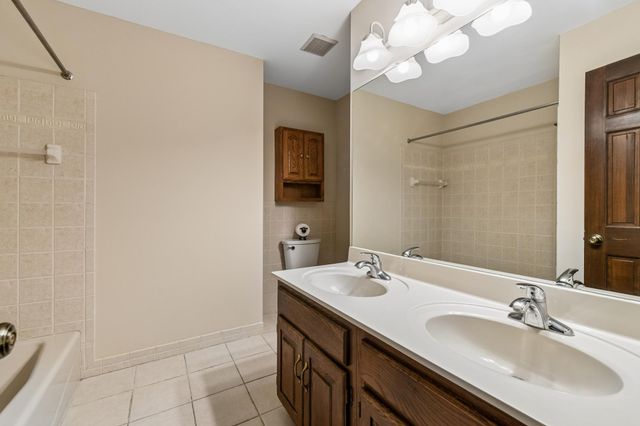 151 Choctaw Circle, Chanhassen, MN 55317