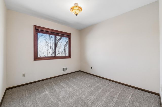 151 Choctaw Circle, Chanhassen, MN 55317