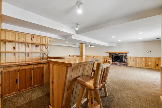 151 Choctaw Circle, Chanhassen, MN 55317