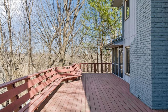 151 Choctaw Circle, Chanhassen, MN 55317