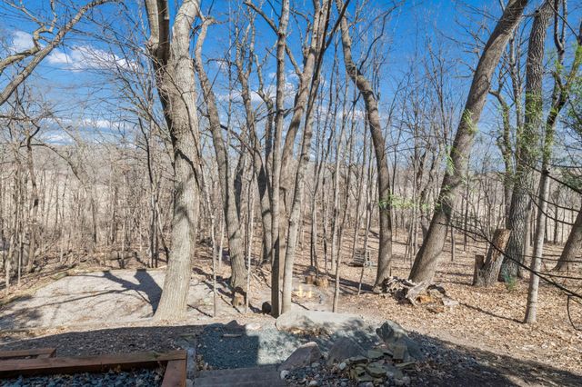 151 Choctaw Circle, Chanhassen, MN 55317