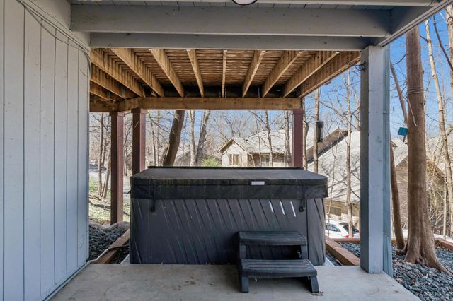 151 Choctaw Circle, Chanhassen, MN 55317