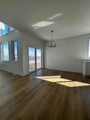 6704 32 Street S, Fargo, ND 58104