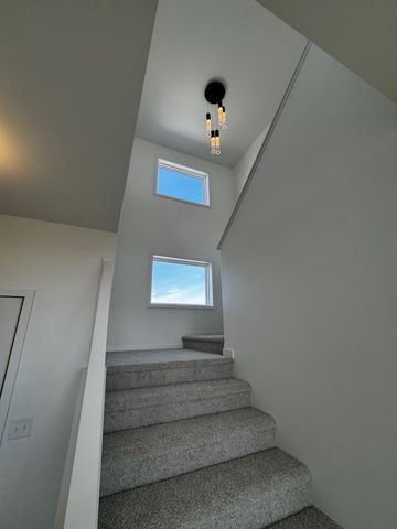 6704 32 Street S, Fargo, ND 58104