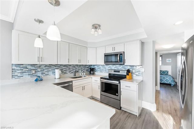 9375 Gulf Shore DR # 602, Naples, FL 34108