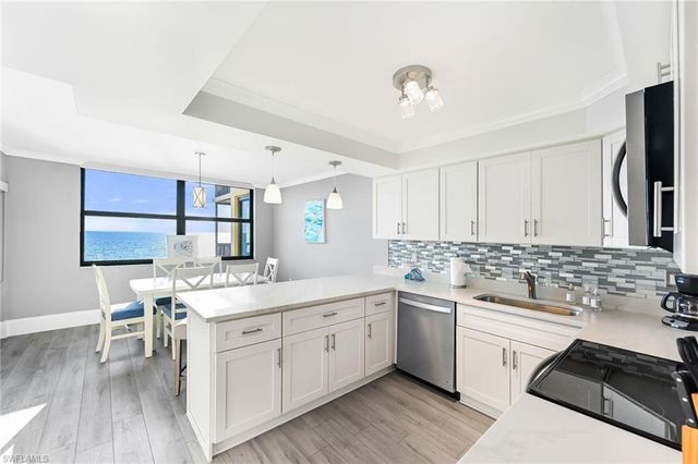 9375 Gulf Shore DR # 602, Naples, FL 34108