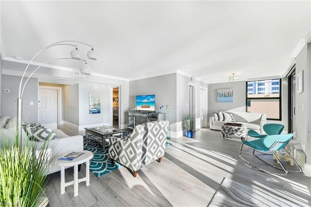 9375 Gulf Shore DR # 602, Naples, FL 34108