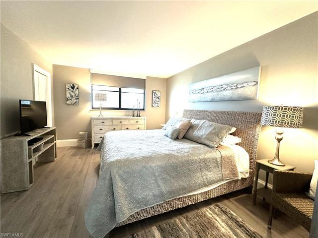 9375 Gulf Shore DR # 602, Naples, FL 34108