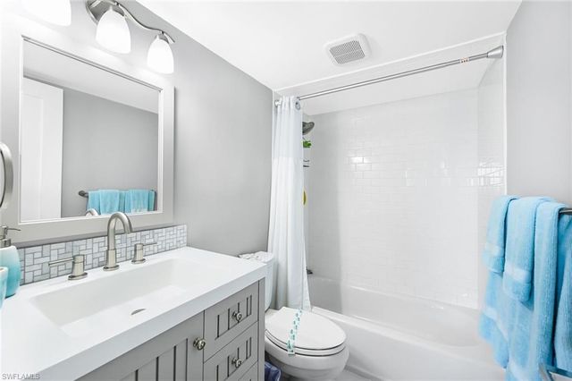 9375 Gulf Shore DR # 602, Naples, FL 34108