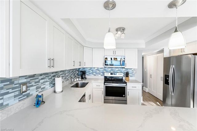 9375 Gulf Shore DR # 602, Naples, FL 34108