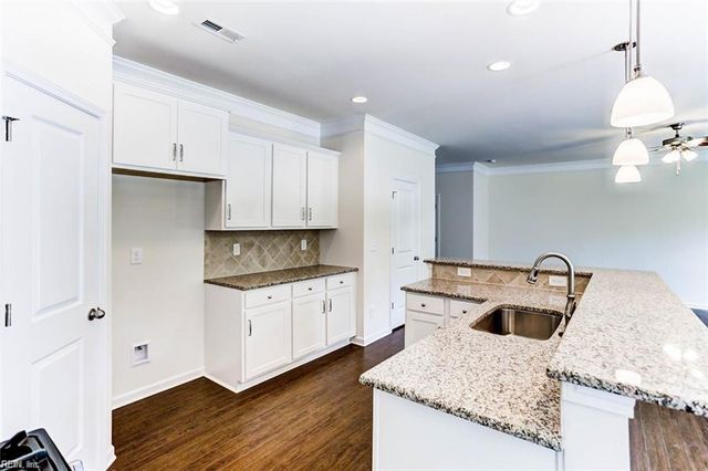 6321 Janice CT, Gloucester, VA 23061