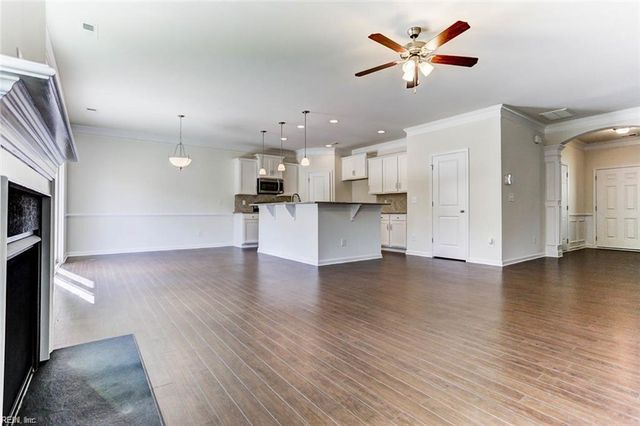 6321 Janice CT, Gloucester, VA 23061