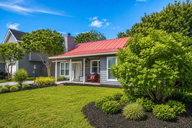 666 Poaug Lane, Mount Pleasant, SC 29464
