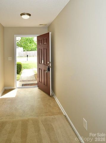 6710 Goldenwillow Drive, Charlotte, NC 28215